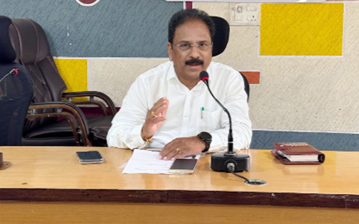 వర్షాకాల సవాళ్లను ఎదుర్కొనేందుకు సర్వసన్నద్ధం : న‌ల్ల‌గొండ‌ మున్సిపల్ క‌మిష‌న‌ర్ శ‌ర‌త్‌చంద్ర‌