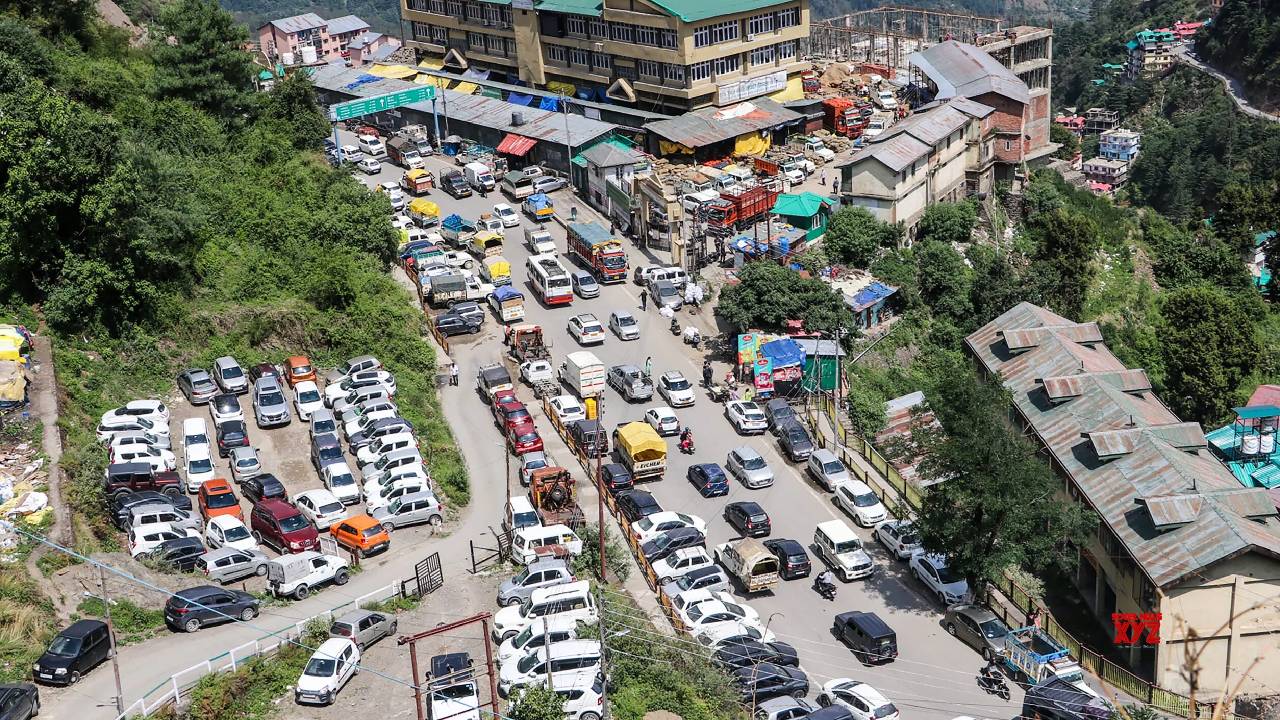 Shimla | షిమ్లాకు పోటెత్తిన వాహనాలు.. 45 రోజుల్లో 15 లక్షల వాహనాలు రాక.. పోలీసుల కీలక సూచనలు