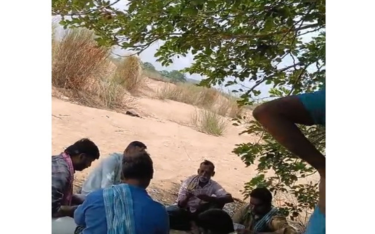 సోంపల్లిలో నిబంధ‌న‌ల‌కు విరుద్ధంగా ఇసుక త‌వ్వ‌కాలు ?