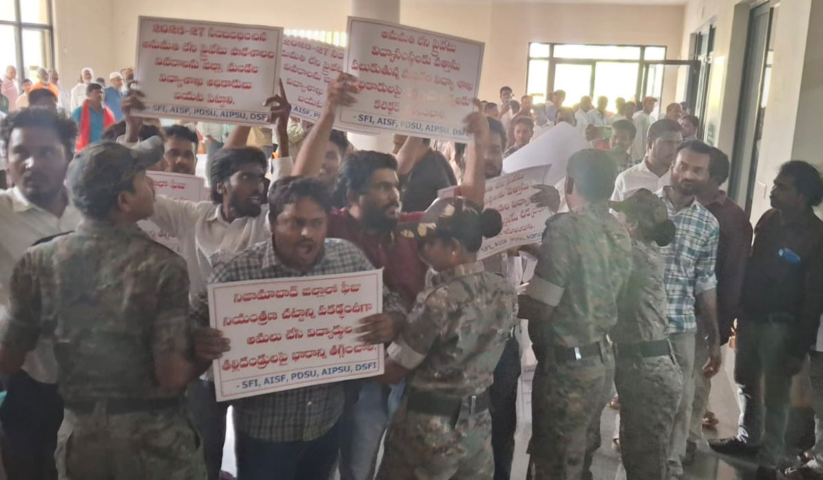 Nizamabad | అక్రమ పాఠశాలలను వెంటనే సీజ్ చేయాలి.. విద్యార్థి సంఘాల డిమాండ్‌