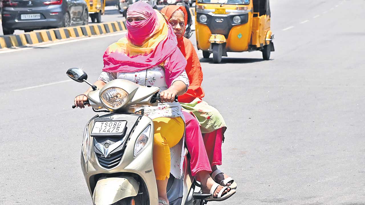 ఉక్కపోత.. ఉక్కిరిబిక్కిరి