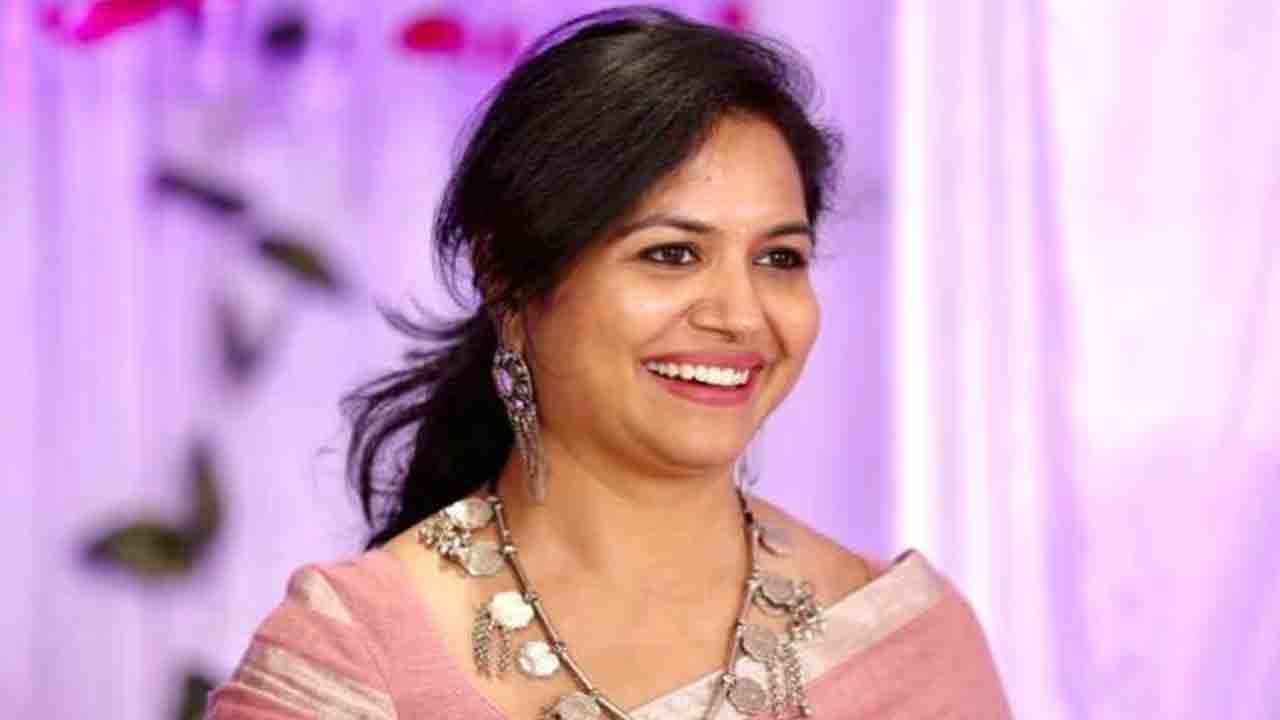 Singer Sunitha | ‘నా బాడీ నా ఇష్టం అంటే, చూసేవాడి కళ్లు వాడి ఇష్టం’.. మహిళల వస్త్రధారణపై సింగర్ సునీత కీలక వ్యాఖ్యలు