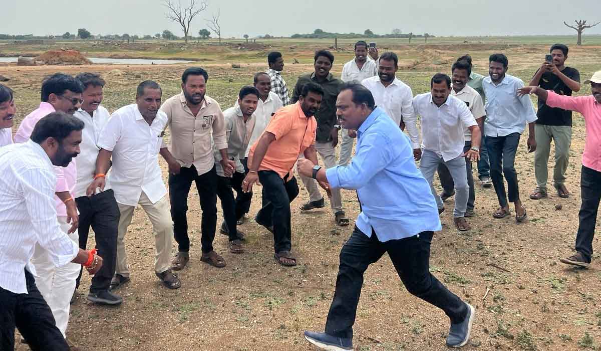 Sunke Ravishankar | ఎడారిలా మిడ్ మానేరు.. నాడు నీటితో జలకళ.. నేడు వెలవెల