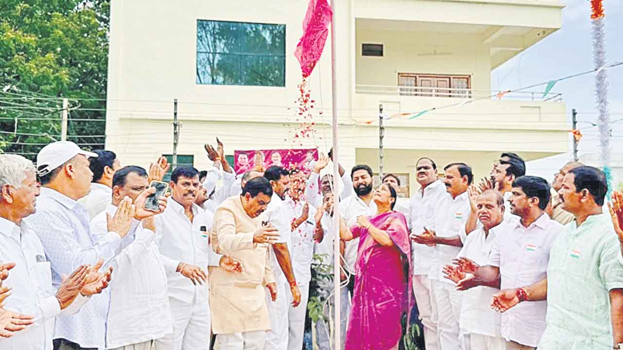 అవతరణ సంబురం.. అట్టహాసంగా తెలంగాణ రాష్ట్ర ఆవిర్భావ వేడుకలు..