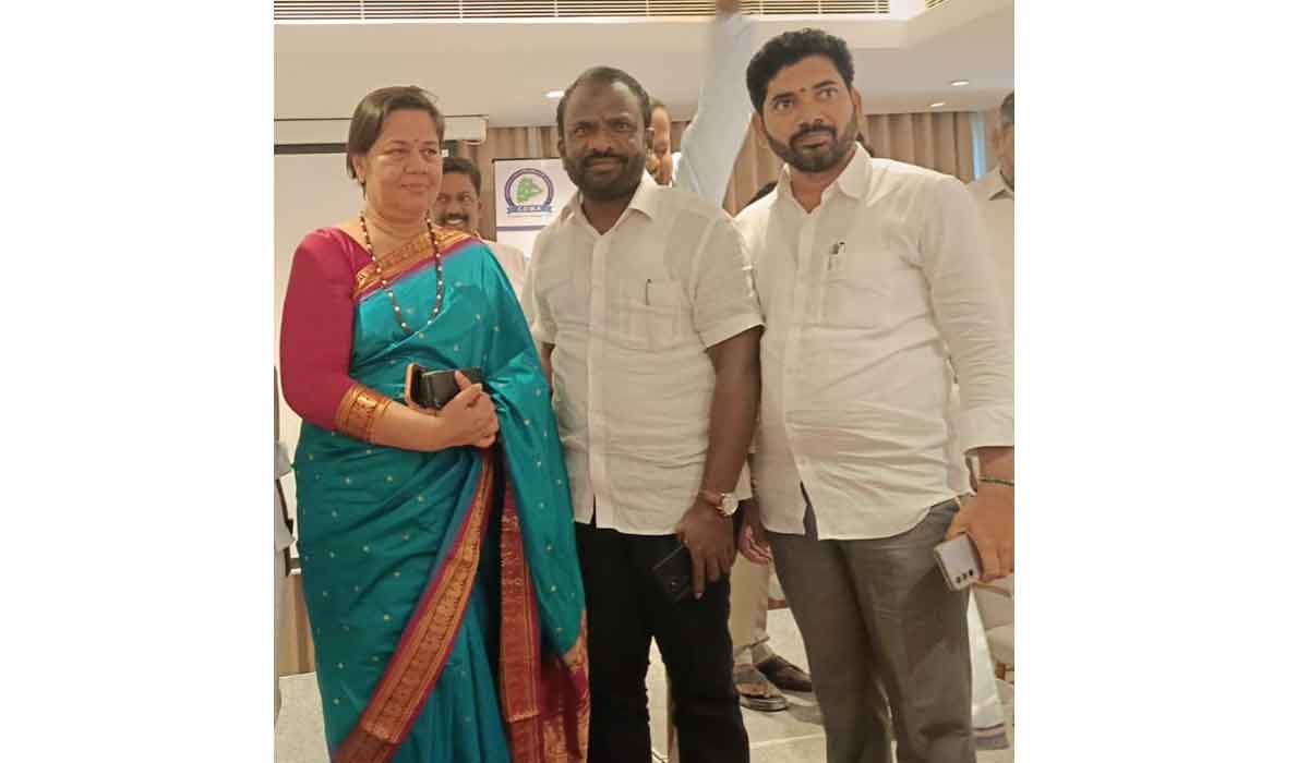 Godavarikhani | రామగుండం అభివృద్ధికి సహకరించాలి.. ప్రిన్సిపల్ సెక్రటరీని కోరిన నగర మేయర్