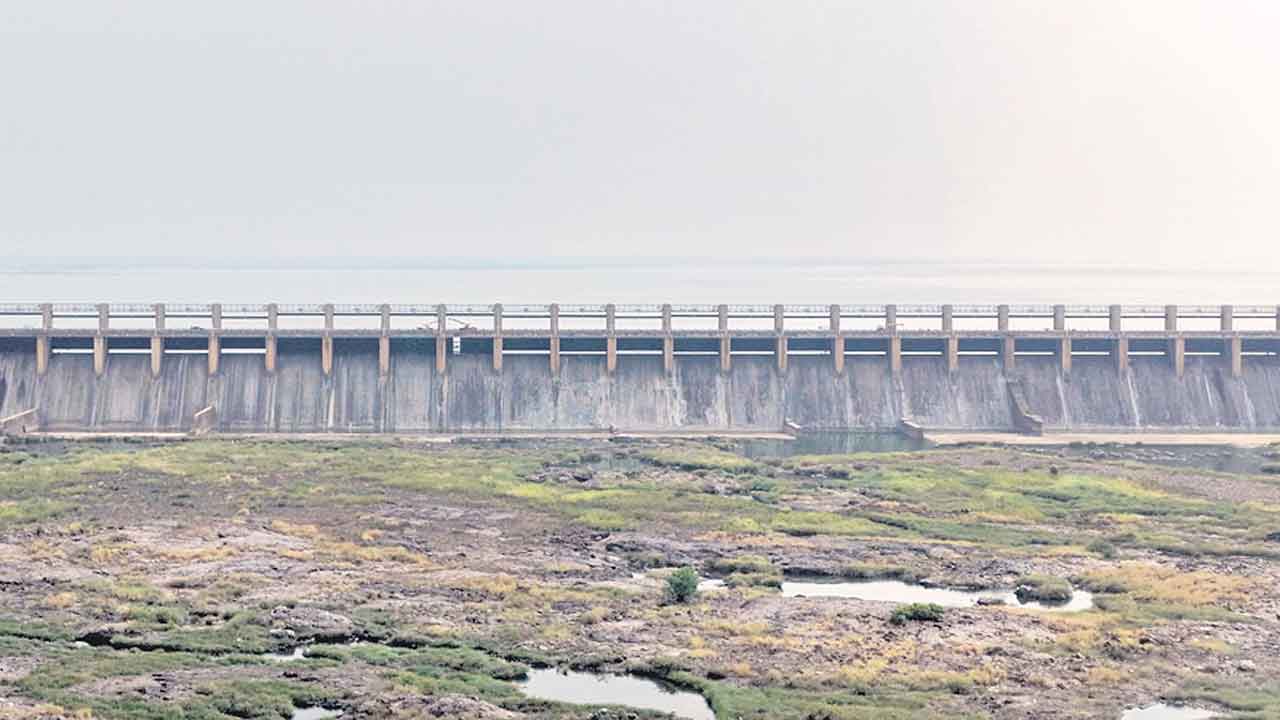 టీబీ డ్యాం గేట్ల బిగింపు పూర్తి