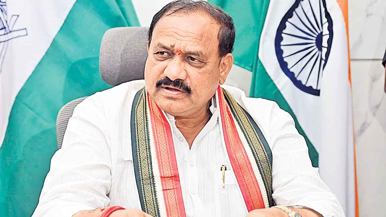 మీనాక్షి నామిషనేషన్‌ తిరస్కరణ రాజకీయ కుట్ర