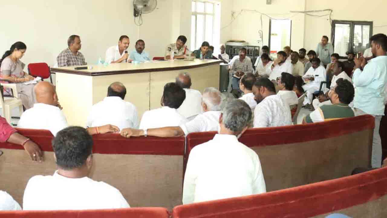 వర్షాకాలంలో ప్రజలకు ఇబ్బందులు కలుగకుండా చూడాలి : ఎమ్మెల్యే లక్ష్మారెడ్డి