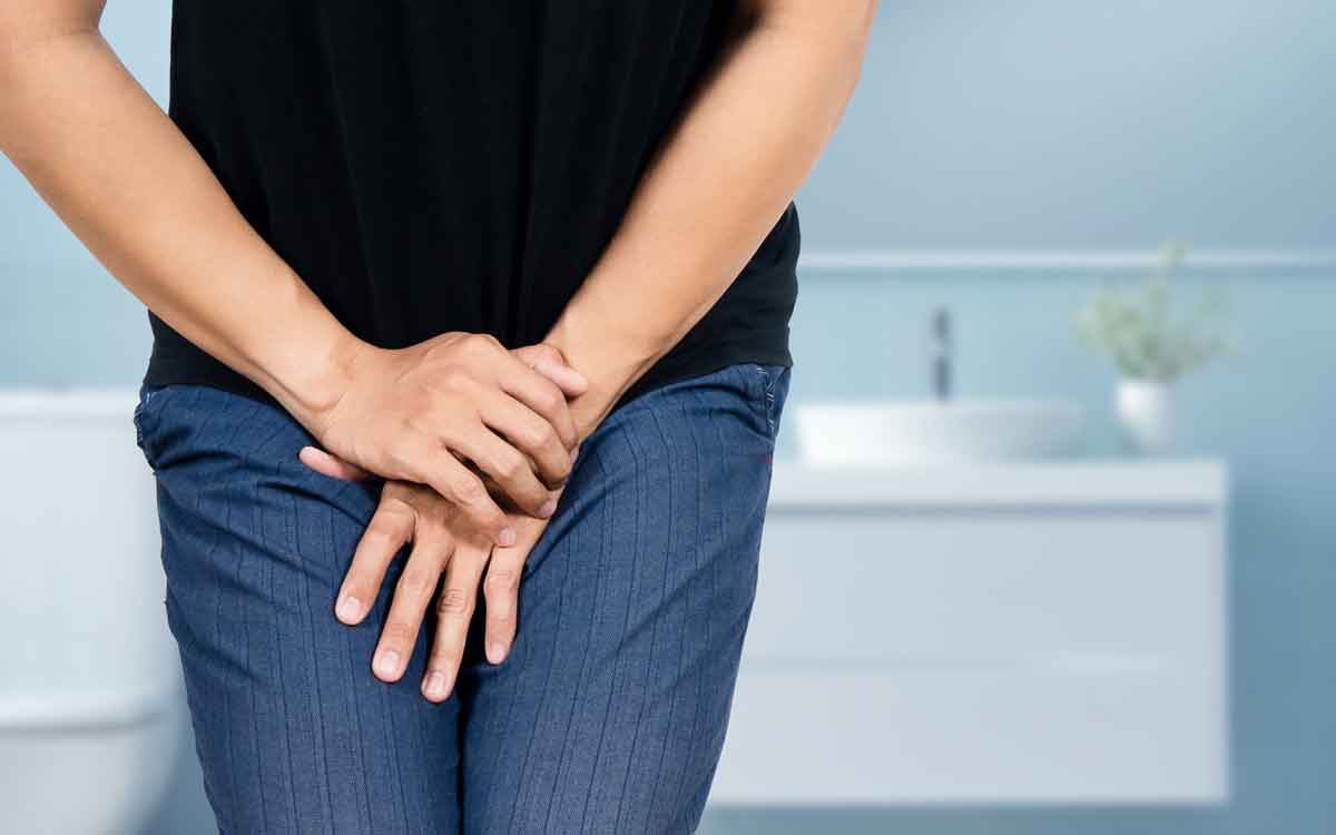 Urine Leak | మూత్రం లీక్ అయ్యే స‌మ‌స్య‌కు సిగ్గుప‌డాల్సిన ప‌నిలేదు.. అనేక చికిత్స‌లు అందుబాటులో ఉన్నాయి..