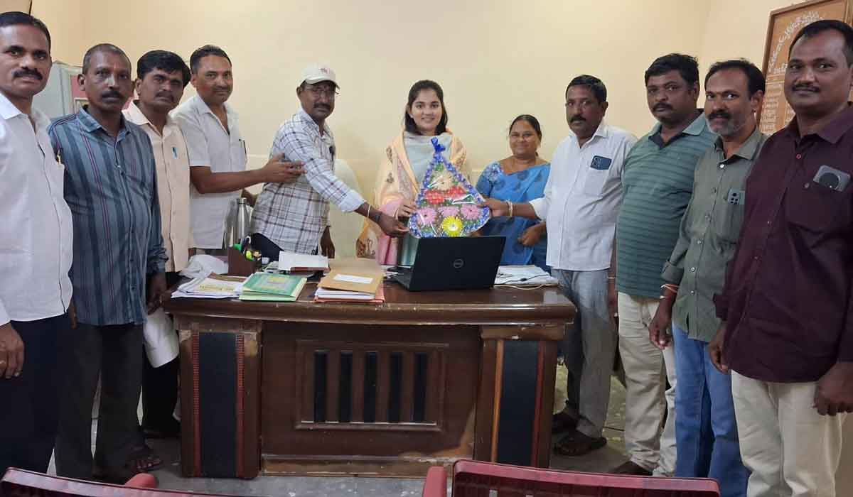 Odela | ఓదెల తహసీల్దార్‌కు రేషన్‌ డీలర్లచే సన్మానం