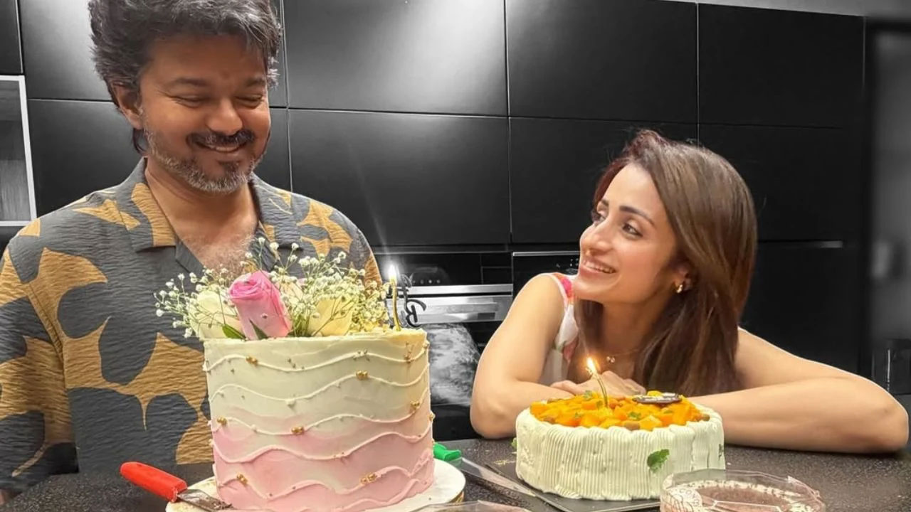 Vijay- Trisha | అర్ధరాత్రి బర్త్‌డే సెలబ్రేషన్‌తో క్లారిటీ ఇచ్చిన త్రిష.. విజయ్‌తో రిలేషన్‌పై మళ్లీ చ‌ర్చ‌!