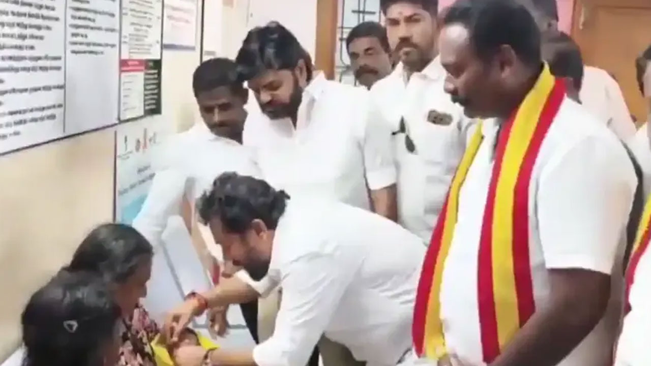 Vijay | సీఎం విజయ్ బర్త్‌డే స్పెషల్.. ఆ శిశువులకు బంగారు ఉంగరాల కానుక