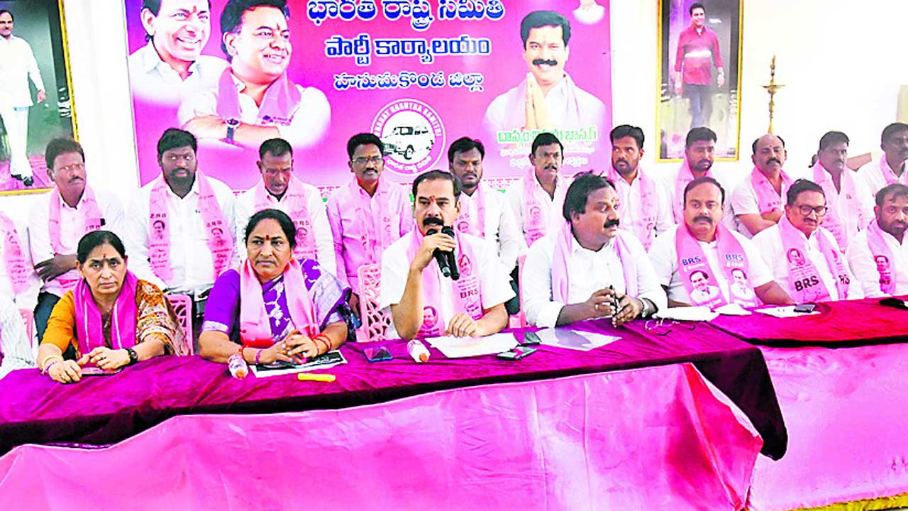 కాంగ్రెస్‌, బీజేపీవి రైతు వ్యతిరేక విధానాలు