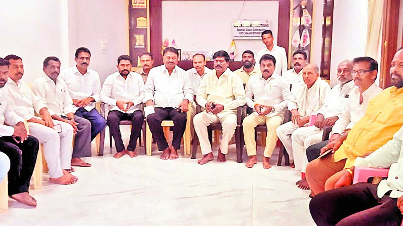 చేతులెత్తేసిన కాంగ్రెస్‌ సర్కారు