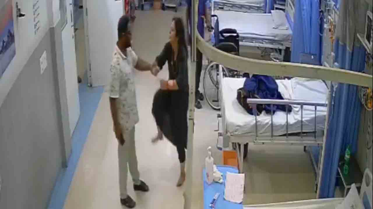 Women | అర్థరాత్రి ఆస్పత్రిలో మహిళ హల్‌ చల్.. వీడియో