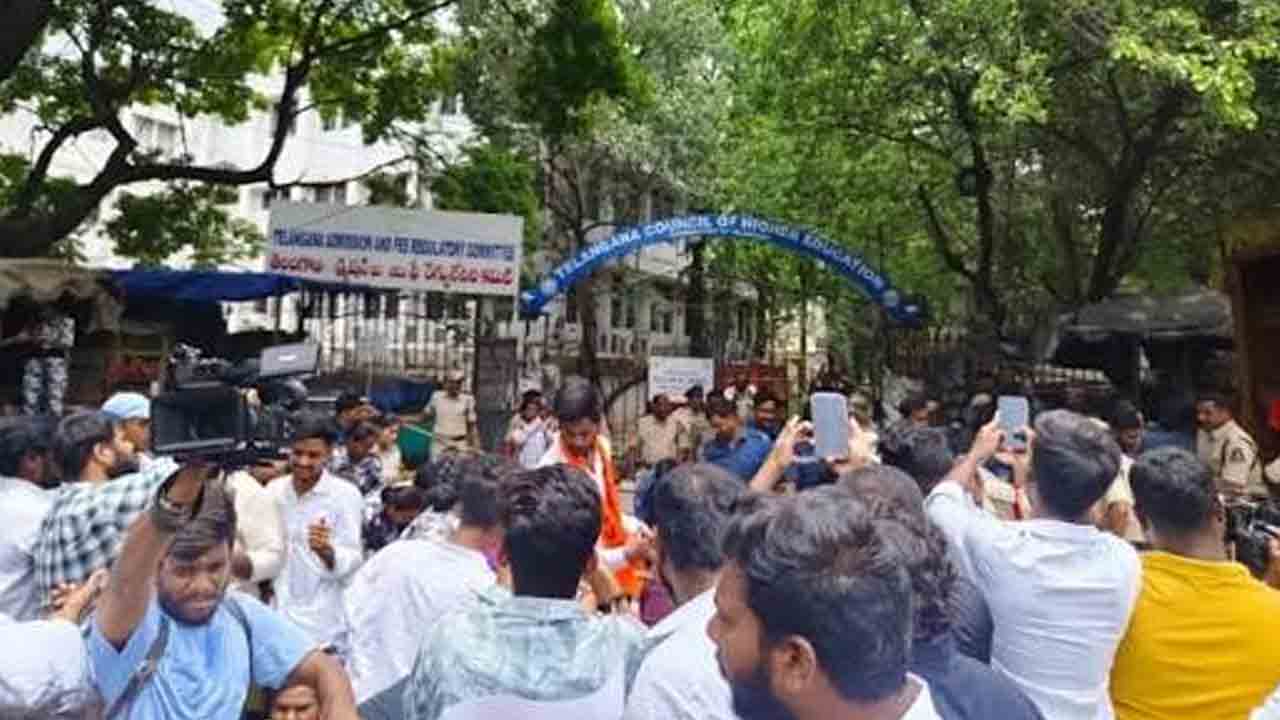14న రాష్ట్రవ్యాప్తంగా కళాశాలల బంద్‌ : ఏబీవీపీ
