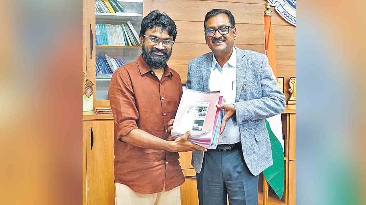 అంబేద్కర్‌ ఓపెన్‌ వర్సిటీ డిగ్రీ కోర్సులో చేరిన రాహుల్‌ రామకృష్ణ