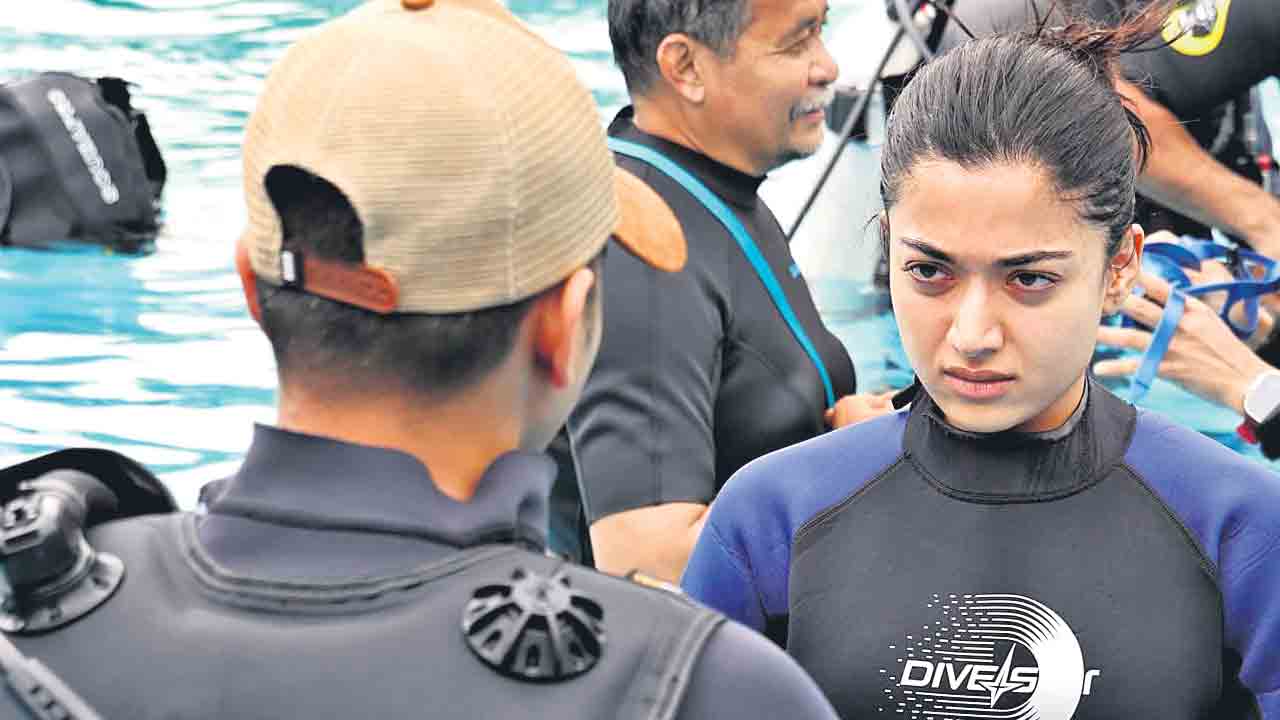 రష్మిక అరుదైన ఫీట్‌