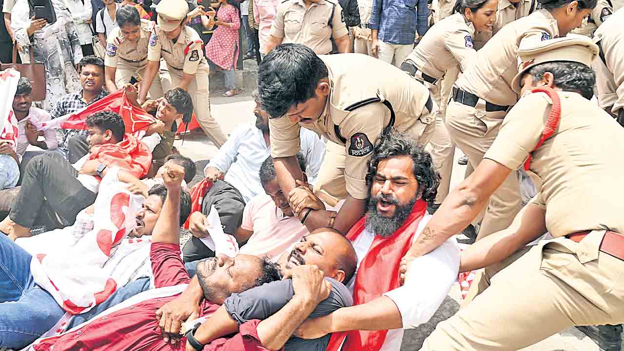 మంత్రుల నివాసాల ముట్టడి ఉద్రిక్తం