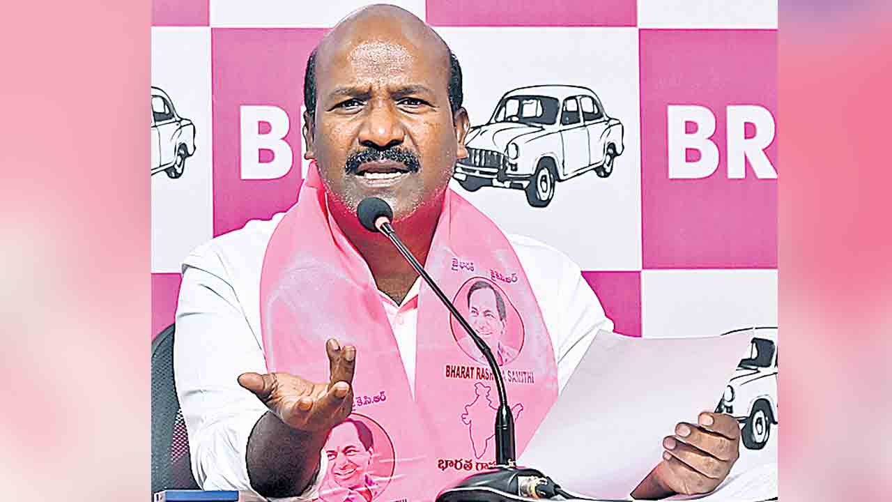 రేవంత్‌ మెప్పుకోసమే వీరేశం కుప్పిగంతులు