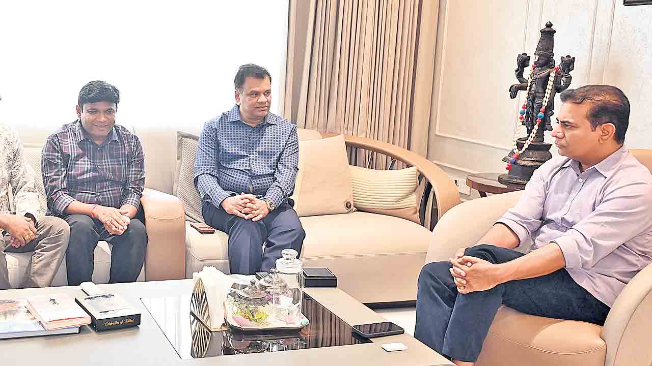 దుబాయ్‌లో ఆత్మీయ సమ్మేళనం నిర్వహించండి