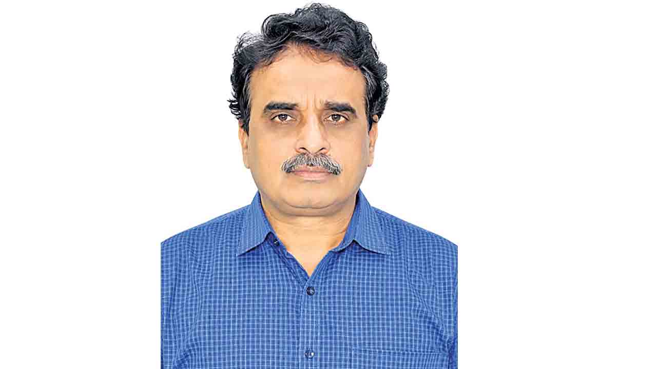 తెలుగు అకాడమీ డైరెక్టర్‌గా ఆచార్య భట్టు రమేశ్‌