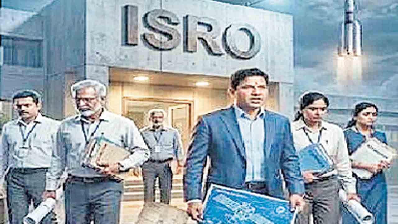 ఇస్రోలో వరుస రాజీనామాలు