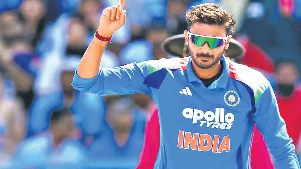 టాప్‌-10లోకి అక్షర్‌ పటేల్‌
