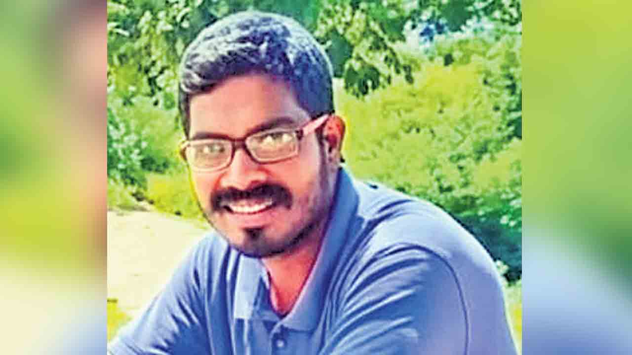 ఆటోడ్రైవర్‌ ఆత్మహత్య.. ఫ్రీ బస్సుతో గిరాకీలు లేక అప్పులపాలై బలవన్మరణం