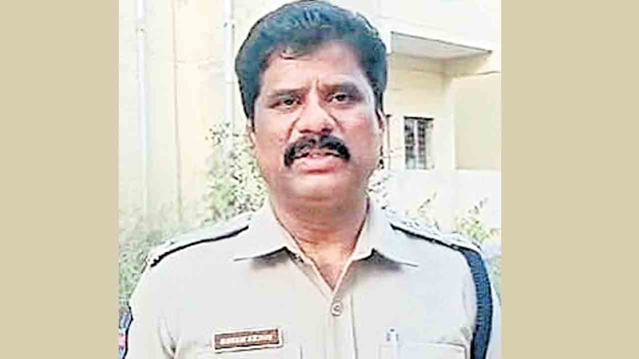 డీఎస్పీ భీమ్‌రెడ్డి అరెస్టు ఎప్పుడో.. అరెస్టు కాకుండా అడ్డుకున్న ‘అదృశ్య శక్తి’ ఎవరు?