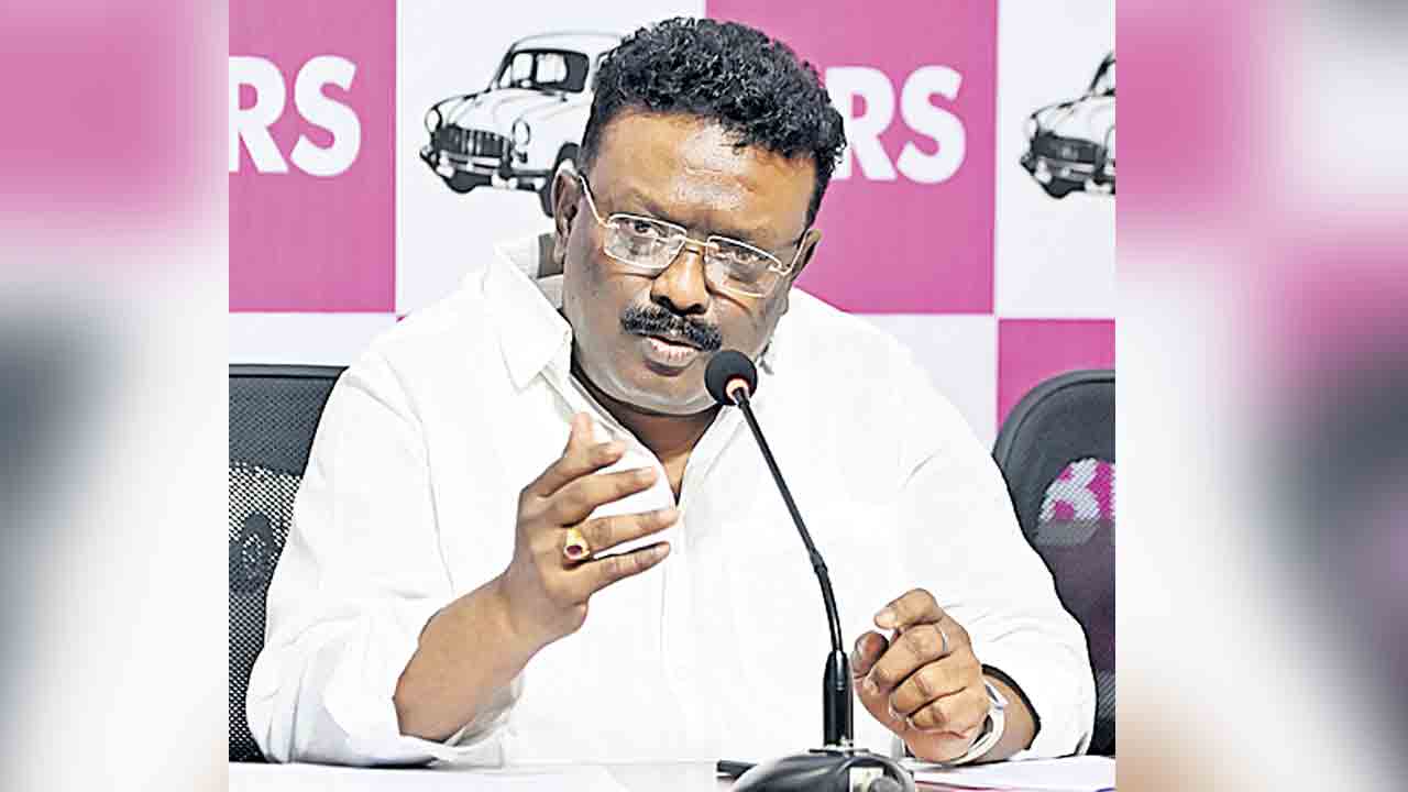 సీఎం కుర్చీలో కూర్చున్నా.. విచక్షణ లేని రేవంత్‌