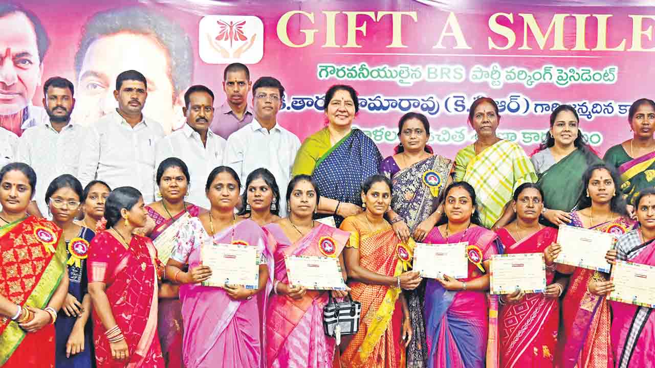 కేసీఆర్‌ పాలనలోనే మహిళలకు ఆత్మగౌరవం