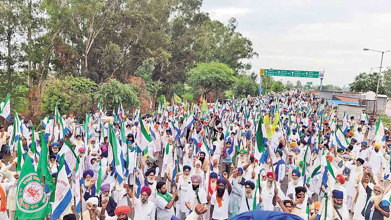 యూఎస్‌ ట్రేడ్‌ డీల్‌పై రైతుల గర్జన