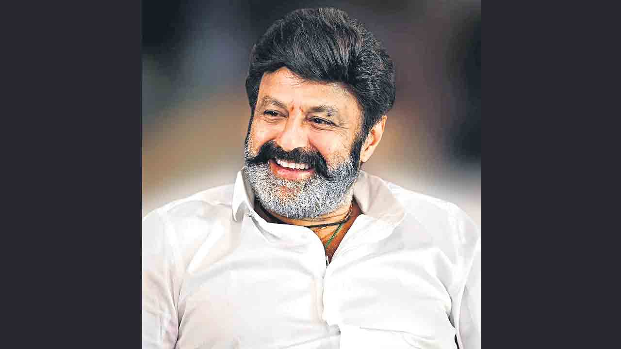 షూటింగ్‌లో గాయపడ్డ బాలకృష్ణ.. బాబాయ్‌ త్వరగా కోలుకోవాలంటూ.. ఎన్టీఆర్‌, కల్యాణ్‌రామ్‌ పోస్టులు