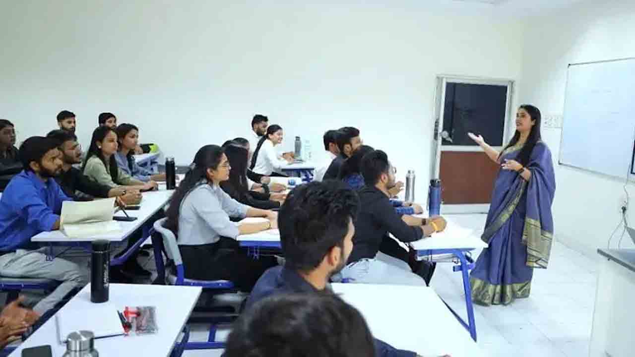 14 కాలేజీల్లో ఈవెనింగ్‌ బీటెక్‌