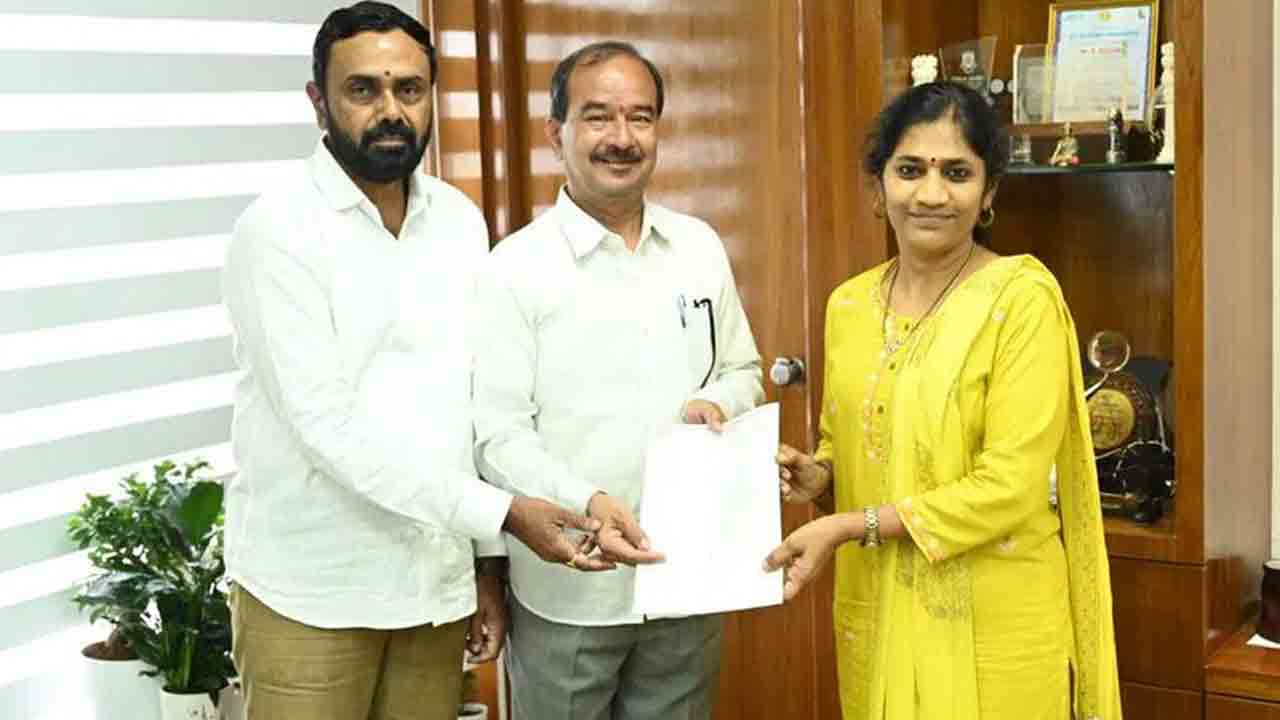దౌర్జన్యాలకు పాల్పడే వారిపై చర్యలు తీసుకోండి: ట్రస్మా