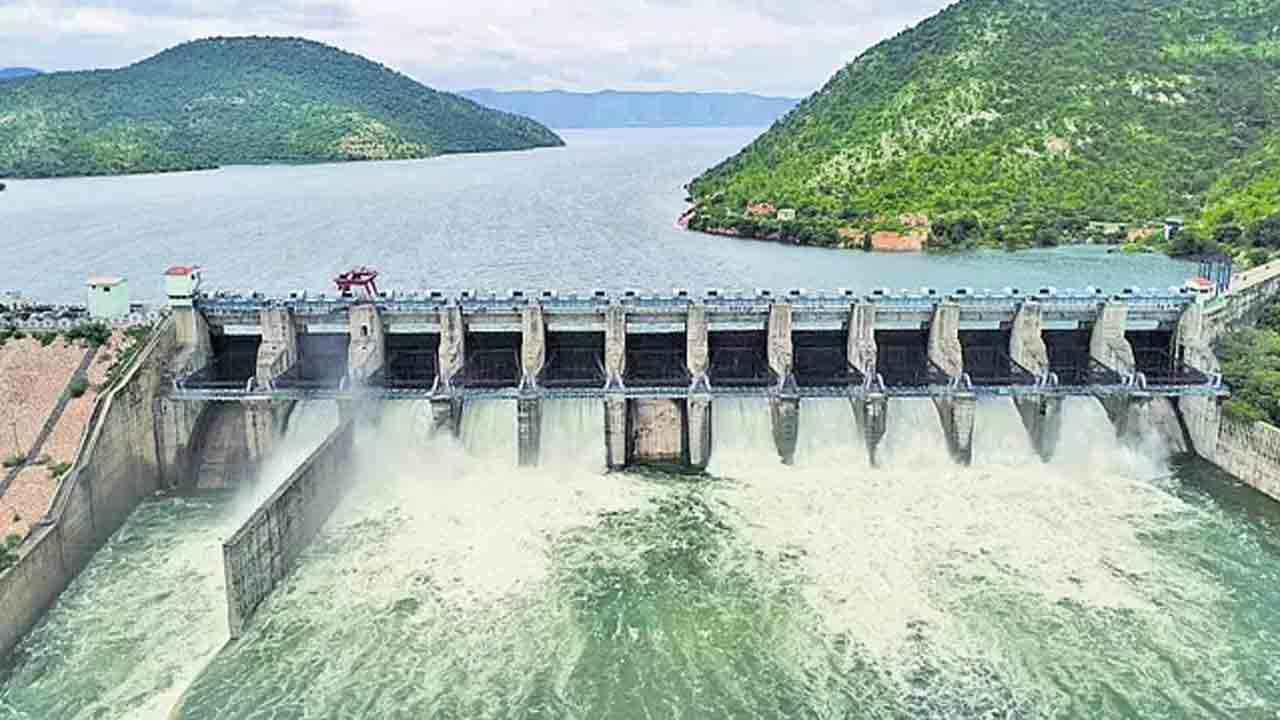 పెన్నా నీళ్లు చాలడం లేదు.. అందుకే కృష్ణా జలాలు తరలించుకుంటున్నాం