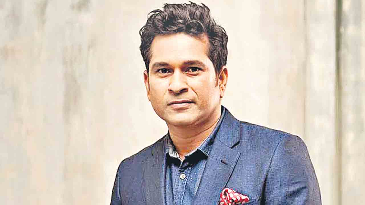 మేమంతా మీ వెంటే..విద్యార్థులకు సినీ, క్రీడా, సాహితీ ప్రముఖుల మద్దతు