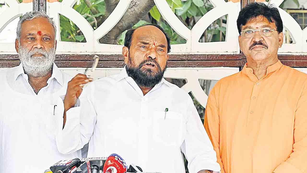 సమస్యలపై నిలదీస్తే రేవంత్‌ తట్టుకోలేకపోతున్నారు