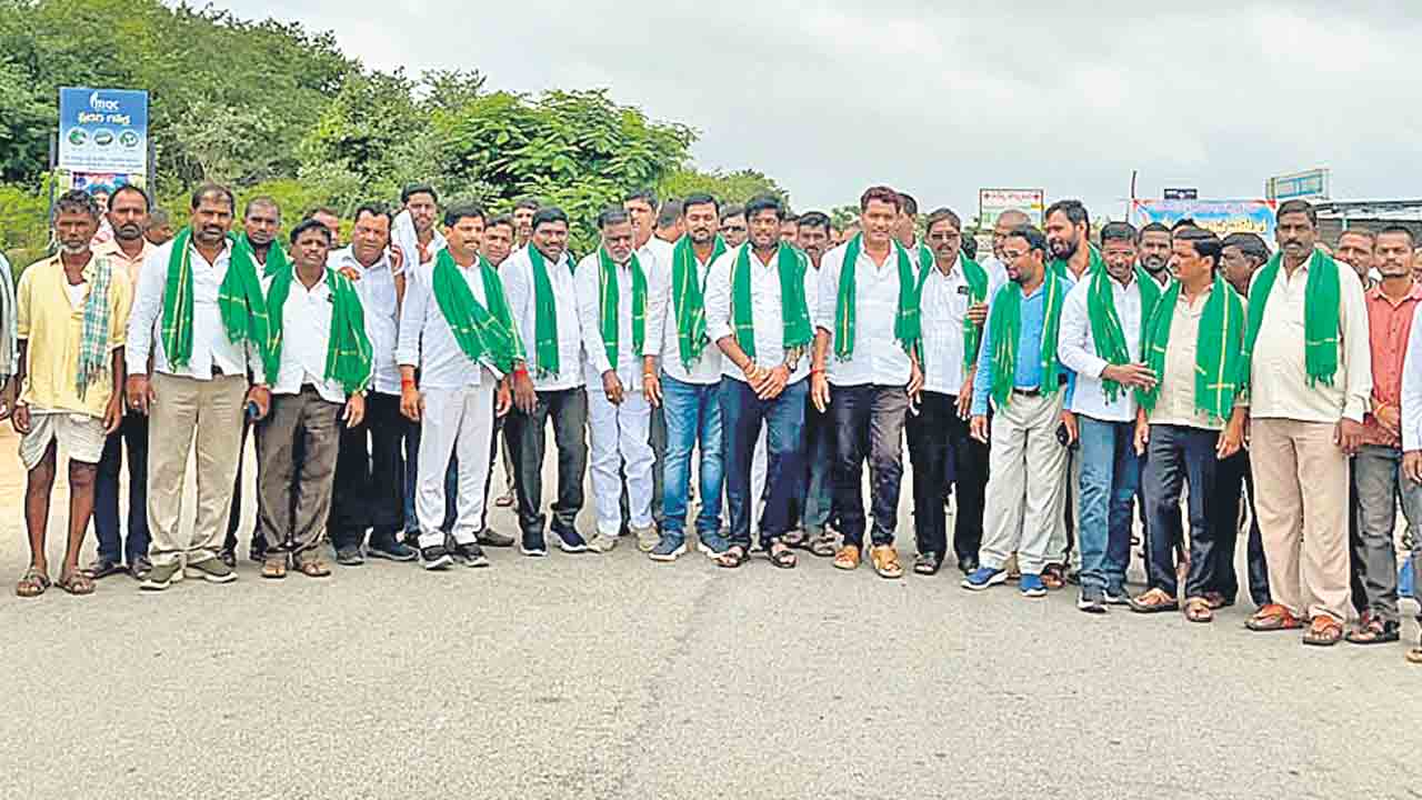 ఆర్‌ అండ్‌ ఆర్‌ ప్యాకేజీ అమలు చేయాలి