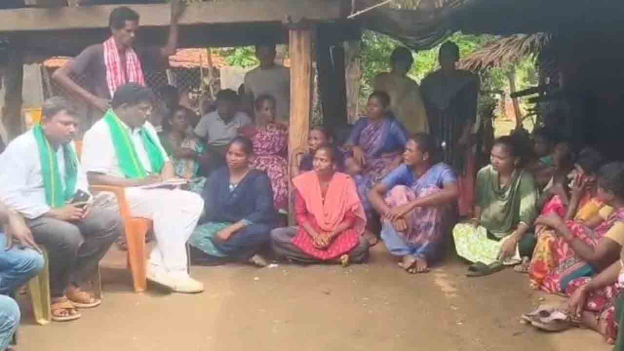 ఆదివాసీలంటే అంత చులకనా?
