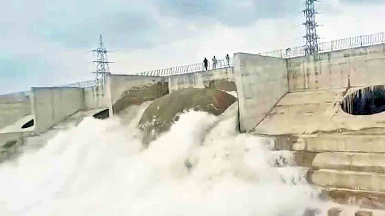 పీఆర్‌ఎల్‌ఐ రెండో పంప్‌ వెట్న్‌ సక్సెస్‌