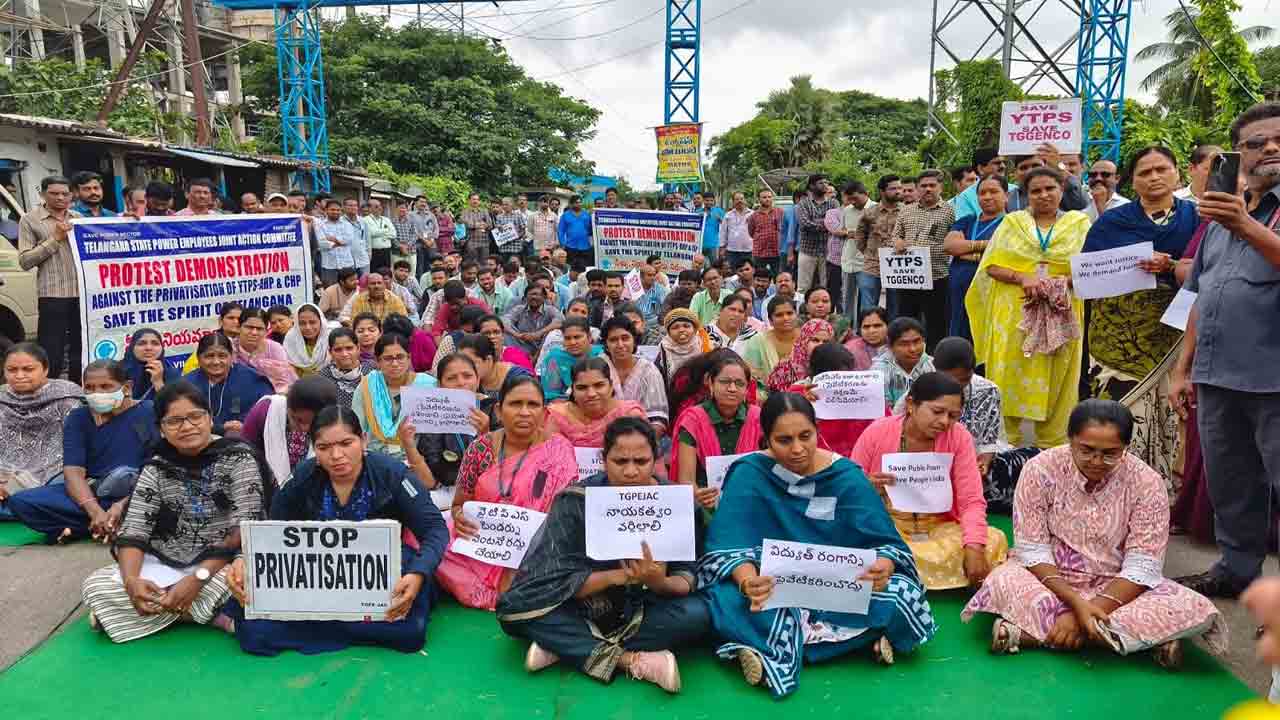కేటీపీఎస్‌, బీటీపీఎస్‌లో కొనసాగిన నిరసనలు