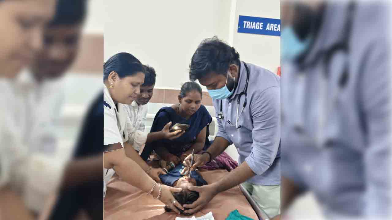 చిన్నారి ముక్కులో ఇరుక్కున్న గొలుసు గజ్జ