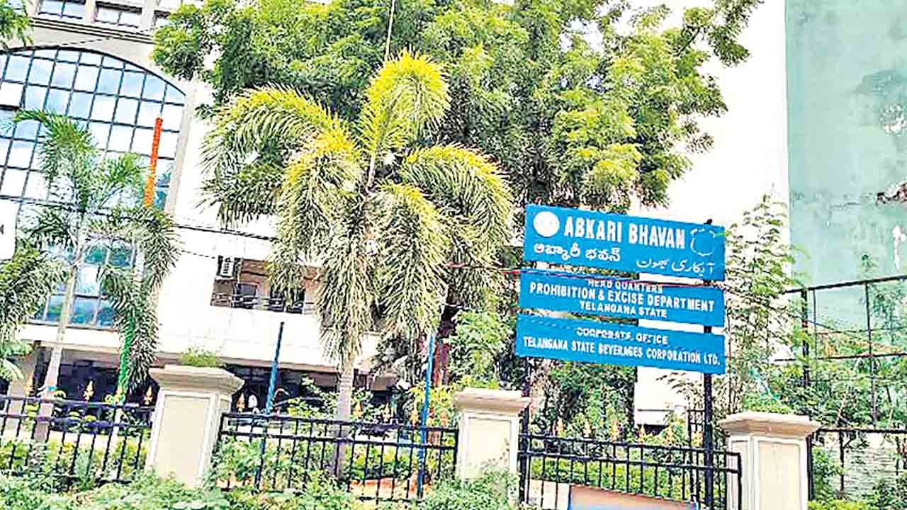 ఎక్సైజ్‌ బదిలీల్లో ఇష్టారాజ్యం