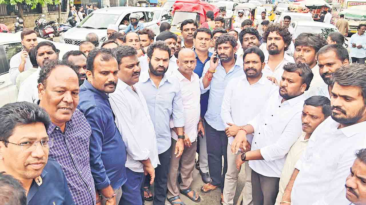 బీఆర్‌ఎస్వీ నిరసనకు షరతులతో అనుమతి