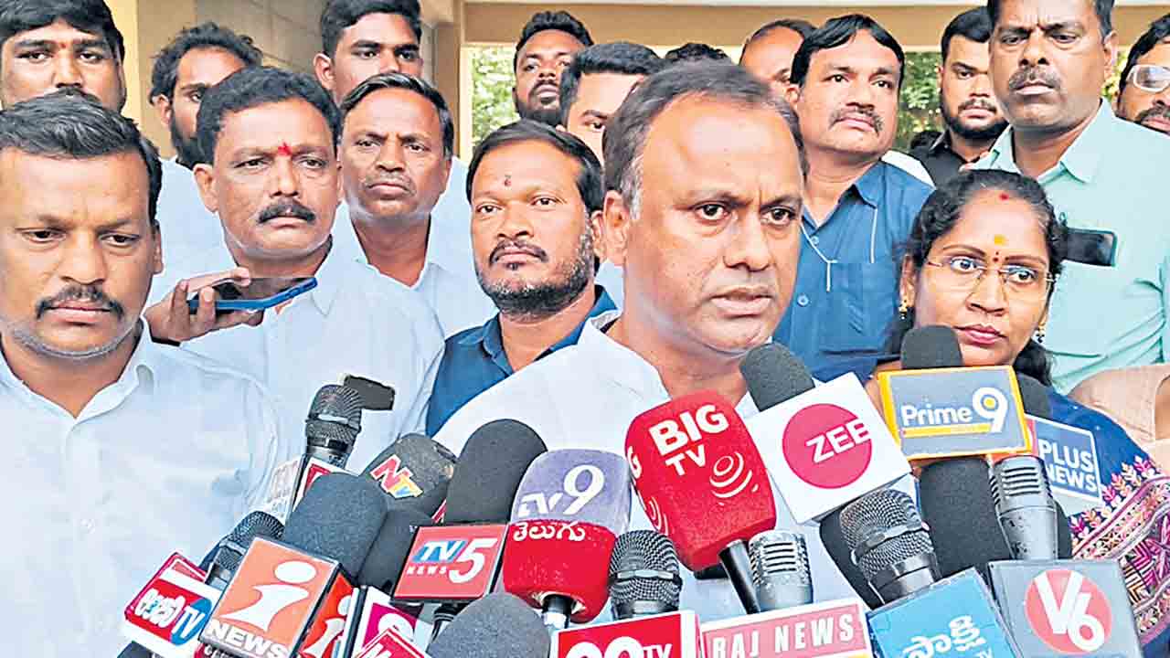 వినాశకాలే విపరీత బుద్ధి సామేలును గెలిపించి తప్పు చేశా!