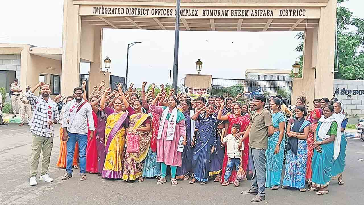 బెల్ట్‌ షాపులు మూసివేయాలని మహిళల ఆందోళన