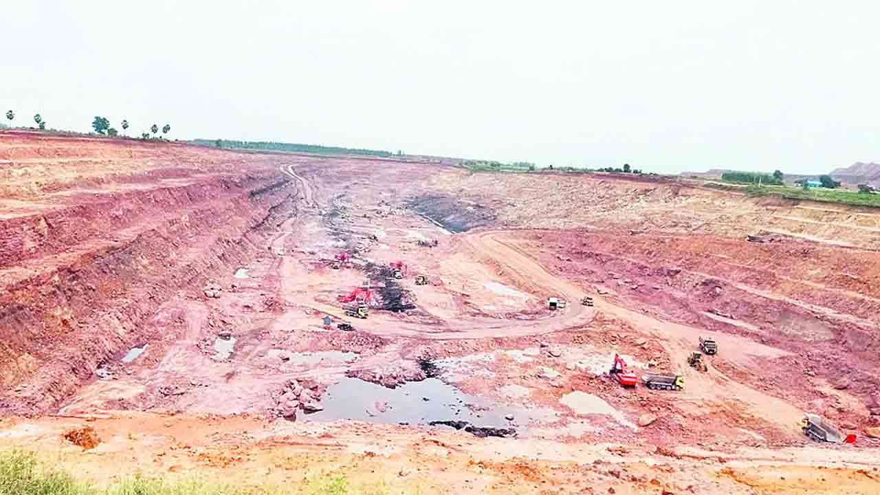 మేమెట్లా బతికేది?