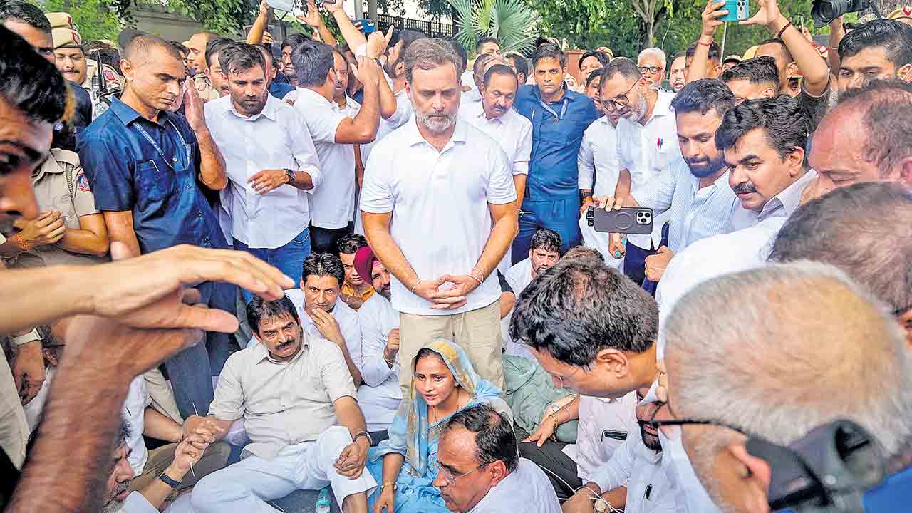 కథ క్లైమాక్స్‌లో.. కాంగ్రెస్‌ డ్రామా!
